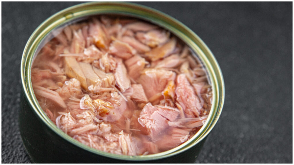 Retiran en EE.UU. atún enlatado por riesgo de botulismo