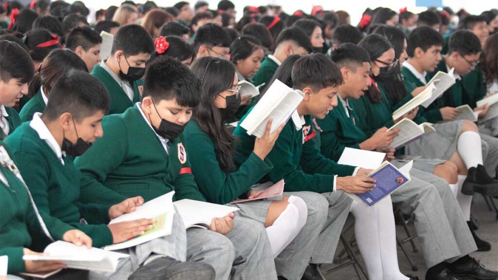 La Beca Rita Cetina es para alumnos de secundaria.