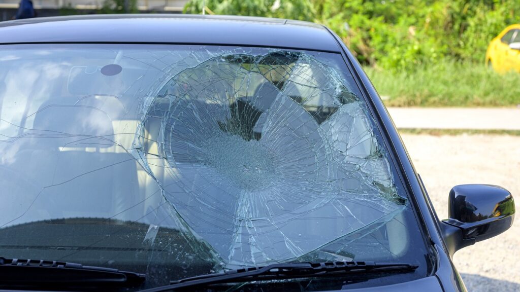 casi-le-rompen-el-parabrisas-denuncia-carolina-ramirez-del-pan-en-puebla-agresion