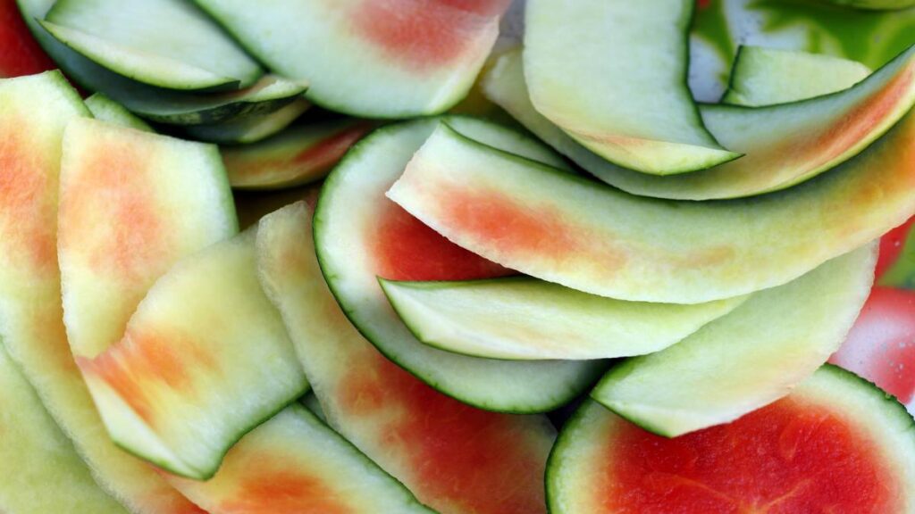 ¿Cómo consumir la cáscara de la sandía?