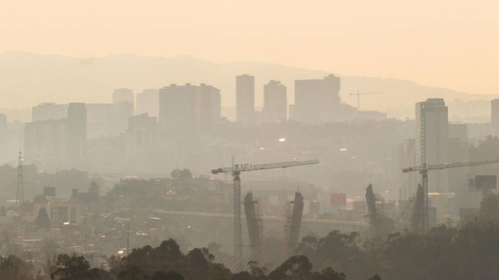 Reportan humo y olor a quemado en CDMX.