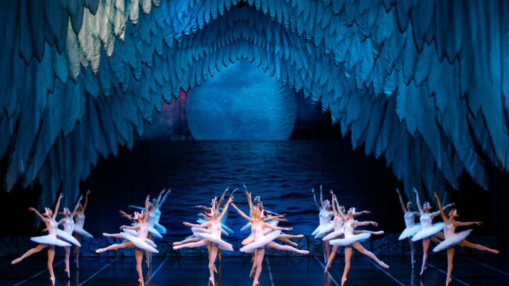 El lago de los cisnes vuelve a México