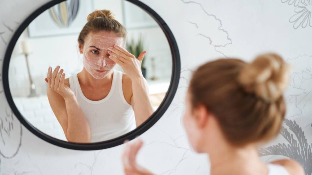 ¿Con qué frecuencia debes lavarte la cara para tener una piel bella y sana?