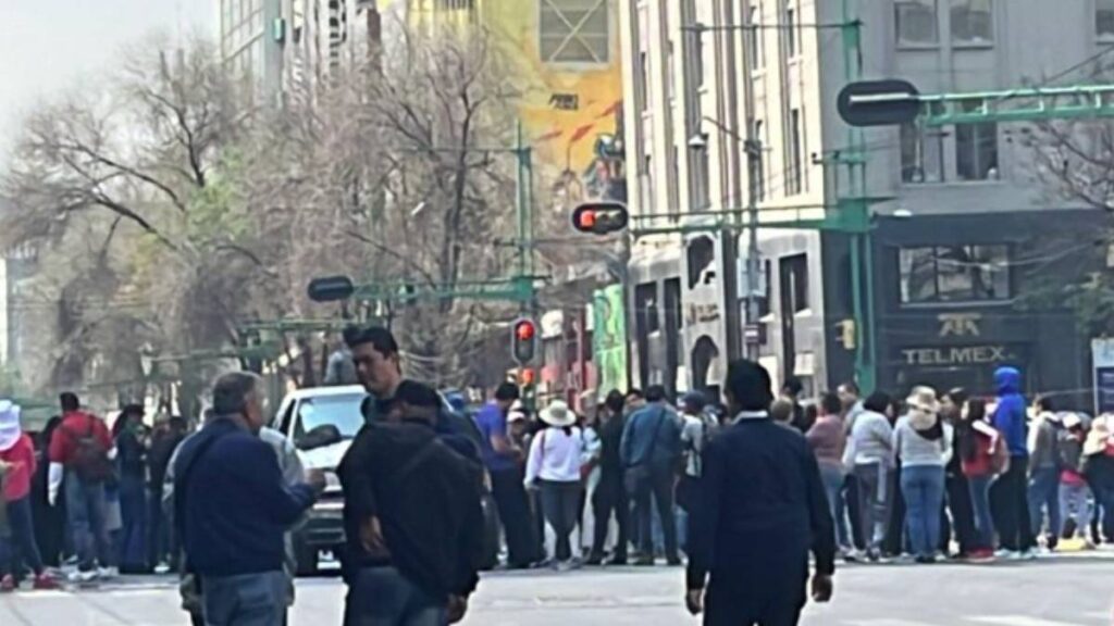 Manifestaciones y bloqueos en CDMX complican el tránsito.