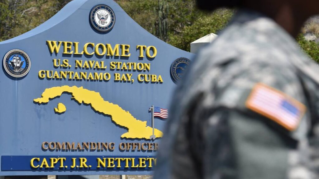 Marines de EE. UU. llegan a Guantánamo para apoyar los designios de Trump