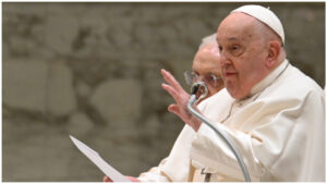 El Papa Francisco sigue activo pese a bronquitis