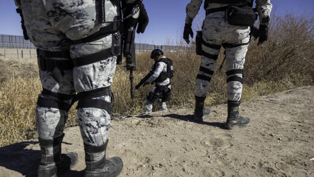 El Pentágono enviará mil 500 soldados más a la frontera con México para reforzar las políticas migratorias del presidente Donald Trump.