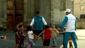El balón rueda para todos: el futbol une a niños migrantes en México con la iniciativa "De la calle a la cancha", de Fundación Telmex Telcel