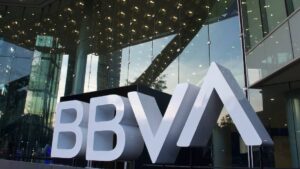 ¿Cuál es el nuevo horario de atención de BBVA y a partir de cuándo?