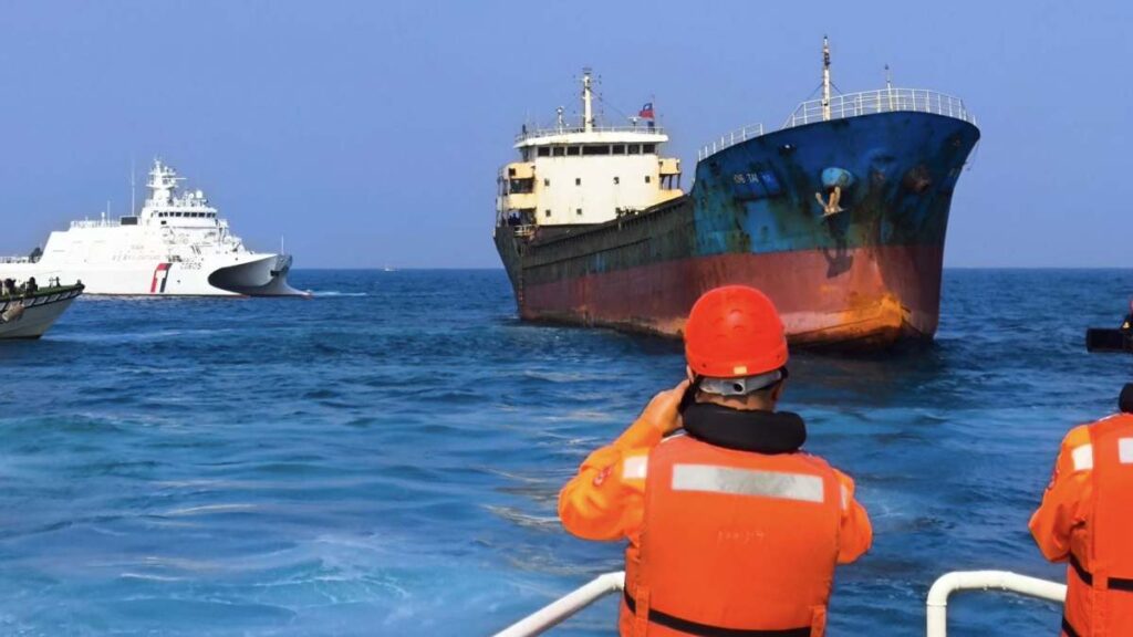 Taiwan Intercepta Barco Chino