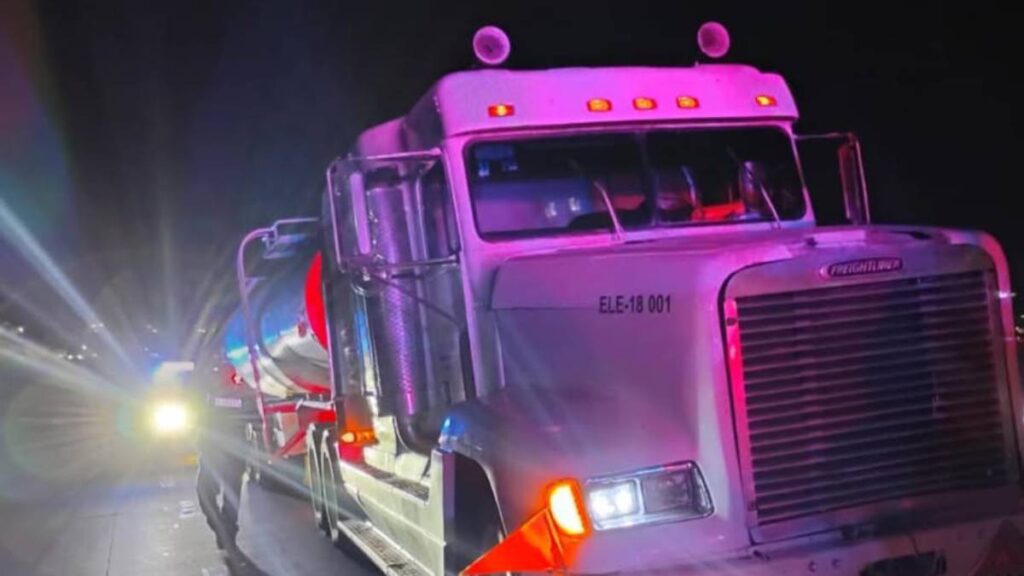 Aseguran camión en la México-Querétaro