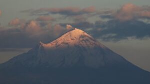 Captan en video figura misteriosa en el Popocatépetl