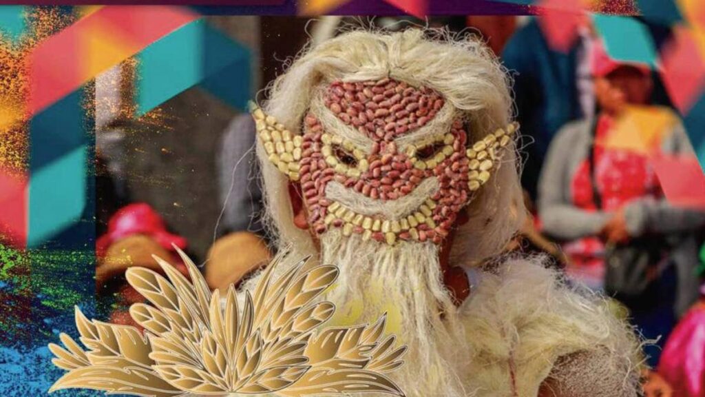 Disfraces se incendian tras chispazo en carnaval.