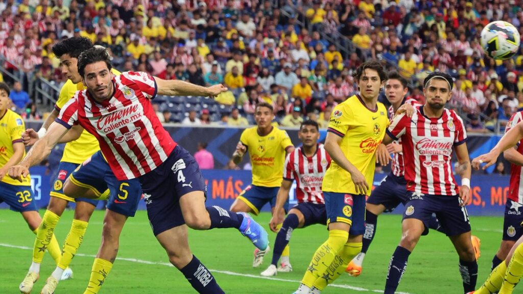 En una semana se llevarán a cabo tres juegos entre Chivas y América, por eso te decimos a qué hora y dónde poder ver los partidos.