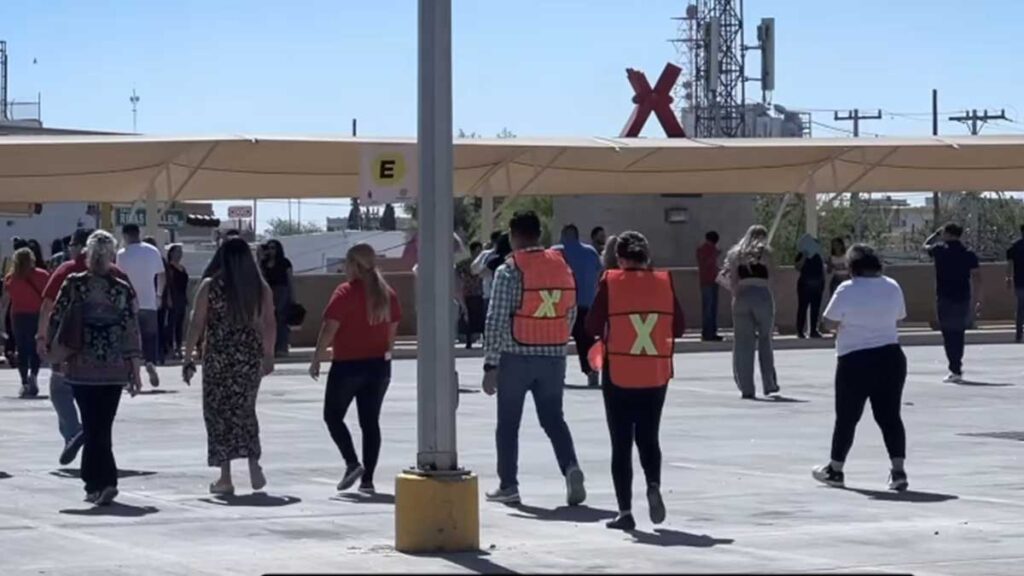 Autoridades se preparan para el simulacro.