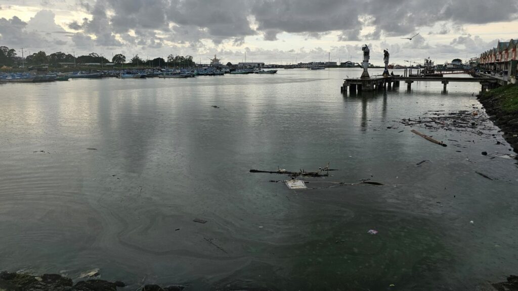 El derrame en Ecuador afecta al río Esmeraldas que desemboca en el Pacífico
