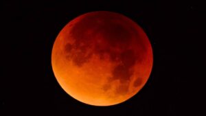 Eclipse lunar total 2026: ve cuándo y dónde ver la Luna de Sangre