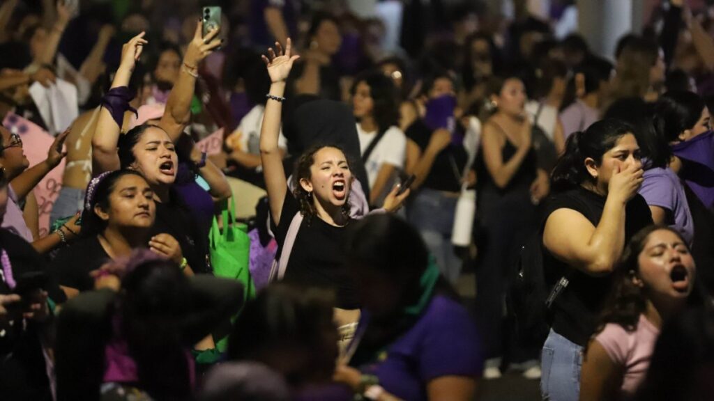 Aspecto de la marcha del 8M en Mérida