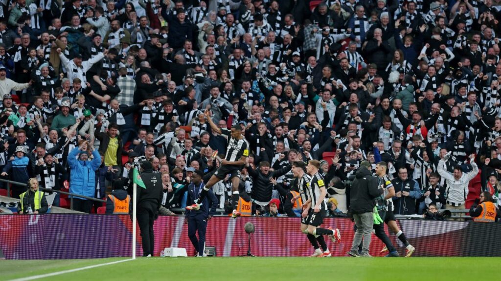 Alexander Isak le dio el título a las Urracas | Reuters