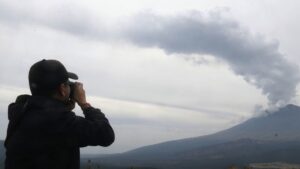 ¡Popocatépetl despierta con fuerza! Emite explosión y ceniza podría afectar 4 estados