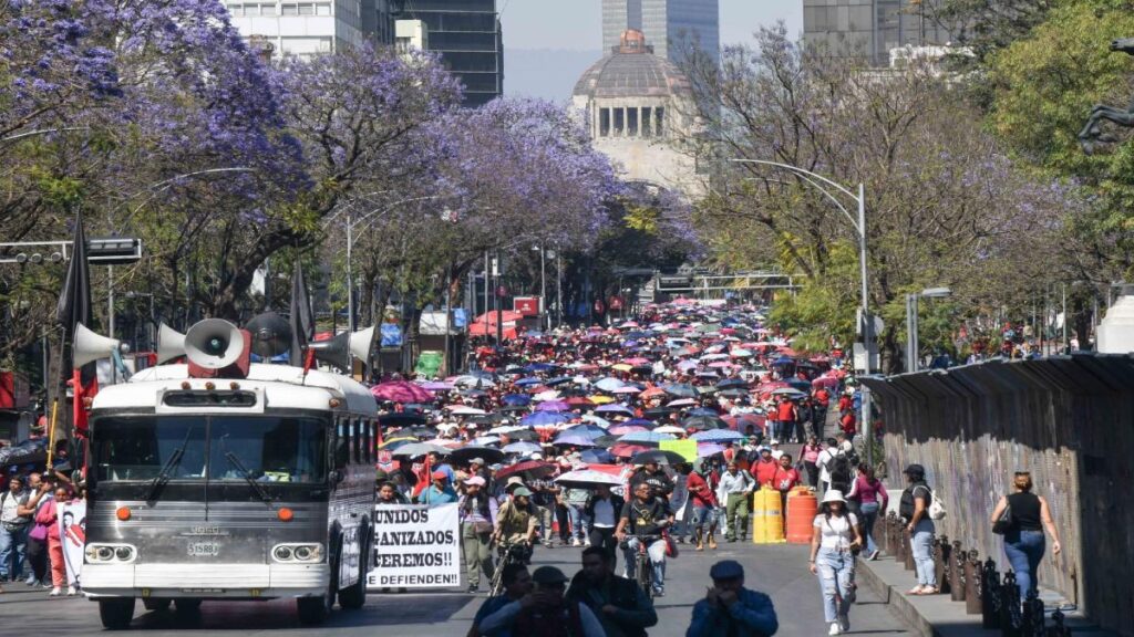 La CNTE mantiene un plantón y marchas en CDMX.