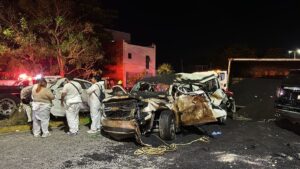 Volquete causa carambola en carretera de Playa del Carmen-Cancún