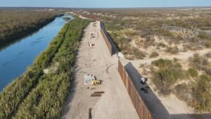 Destinan 70 millones de dólares más para agilizar construcción del muro entre México y EE.UU.