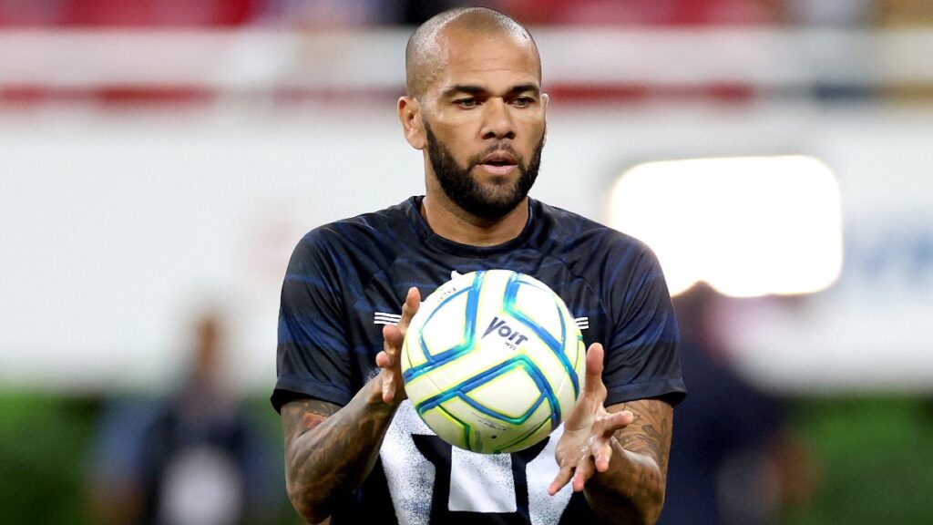 Dani Alves llegó a Pumas para el Apertura 2022 y disputó un total de 13 partidos con el conjunto universitario antes de ser acusado de abuso sexual.