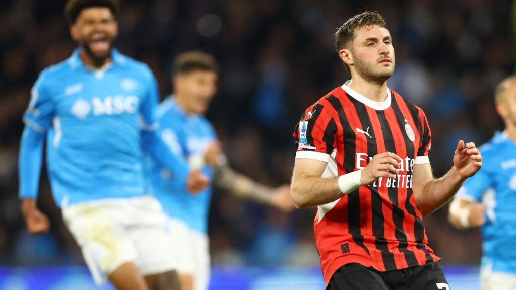 El mexicano llegó a seis partidos sin marcar con el Milan | Reuters