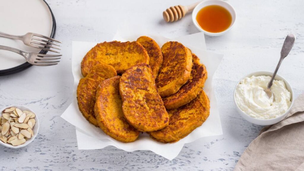 “Tostadas francesas” para la Semana Santa 2025: receta fácil y sencilla de hacer