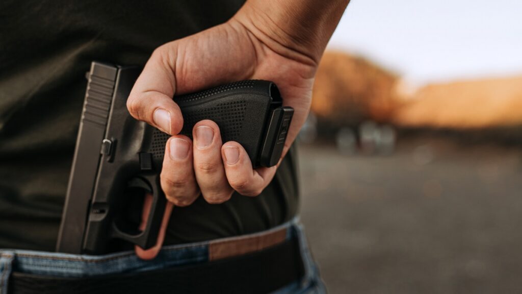 Guardia amenaza con arma a aficionados del Celaya en partido de Liga de Expansión MX
