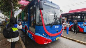 Quito avanza hacia una ciudad sostenible con buses chinos