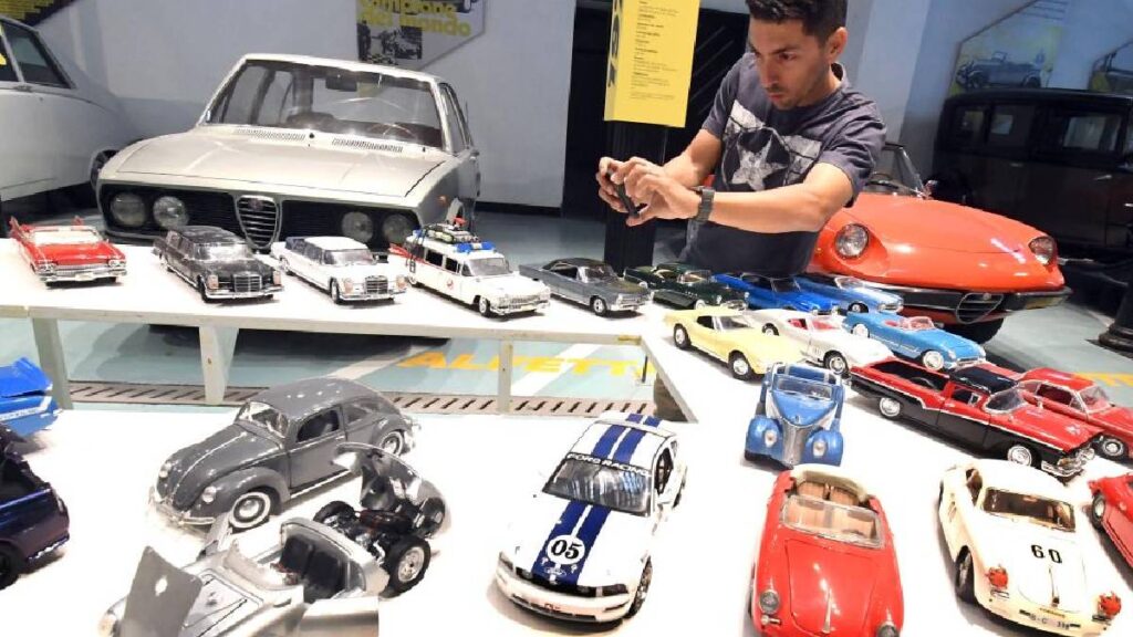 autos clásicos en miniatura club cubano