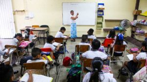 Abren registro de la beca León 450 para alumnos de primaria y secundaria de este 2026