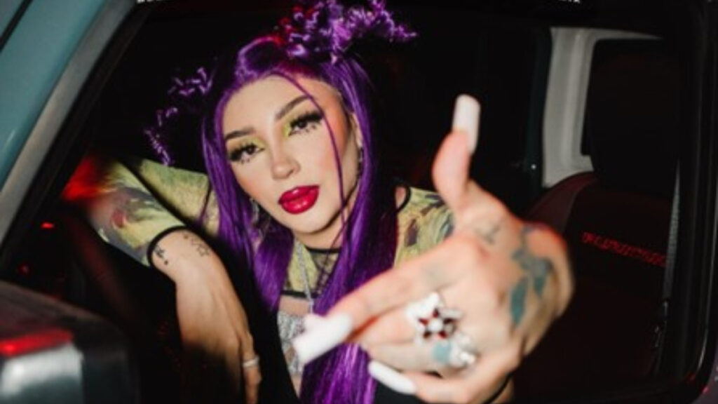 Bellakath reconoce que su mamá aún la regaña y alista nuevo show