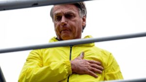 El expresidente Bolsonaro es internado en Brasil por dolores relacionados con ataque de 2018