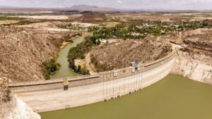 México y EE.UU. pactan entrega de agua y frenar peligroso gusano del ganado