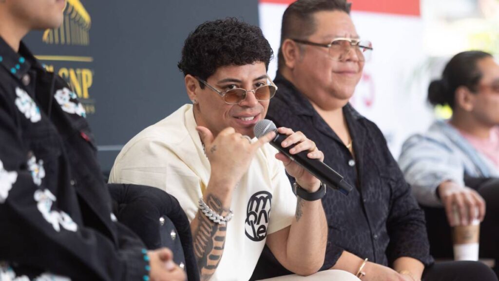 Eduin Caz, vocalista de Grupo Firme