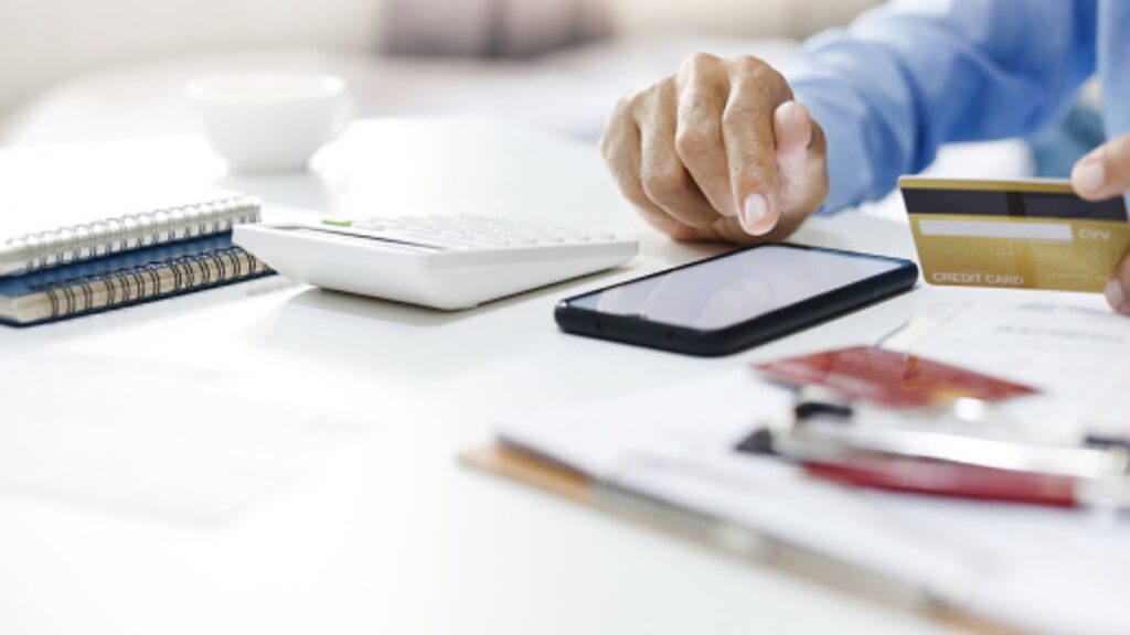 En abril 2025, las personas físicas deben presentar su Declaración Anual. Conoce qué necesitas y cómo tramitar tu e.firma del SAT.