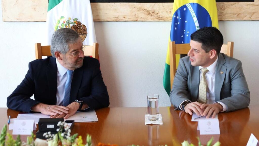 Embraer Mexicana De Aviacion Juan Ramon De La Fuente