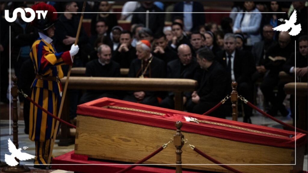 La Guardia Suiza del Vaticano se encarga de cuidar al Papa. AFP