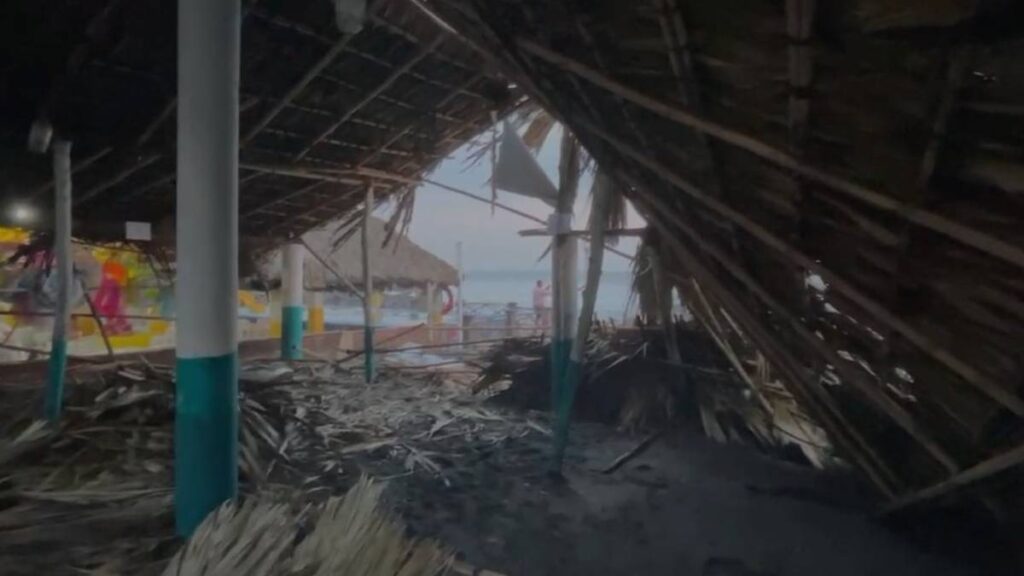 Oleaje de mar de fondo ha invadido áreas de ventas en Chiapas.