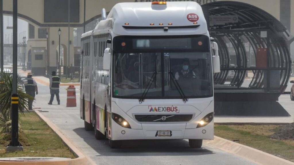 En dónde aplicarían fotomultas por invadir el carril del Mexibús.