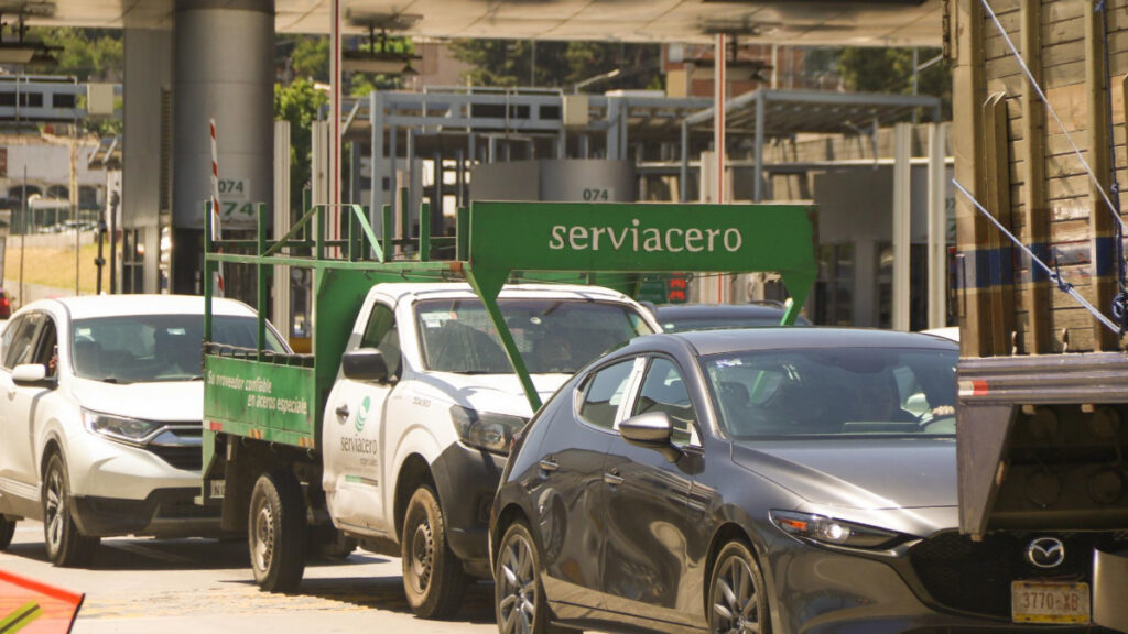 Saturan turistas autopistas México-Cuernavaca y México-Querétaro