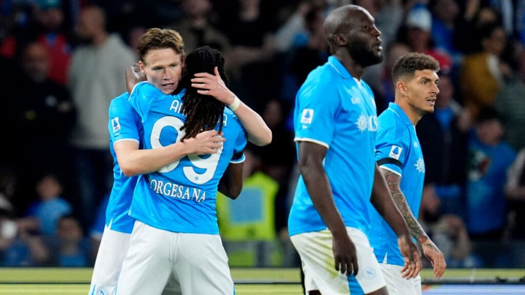 Napoli, nuevo líder de la Serie A tras vencer al Torino