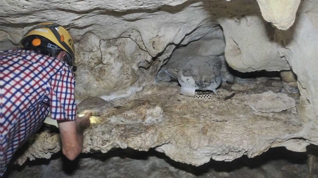 Descubrimiento de la olla prehispánica.