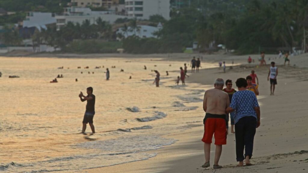 Protección civil jalisco alerta a turistas en Puerto Vallarta