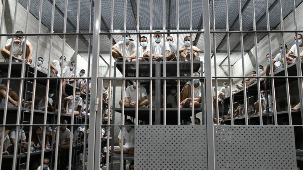 Asesinan a golpes a recluso en penal de Chilpancingo