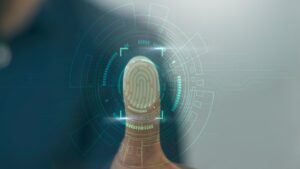 Adultos mayores pueden tramitar su CURP biométrica en estos módulos 