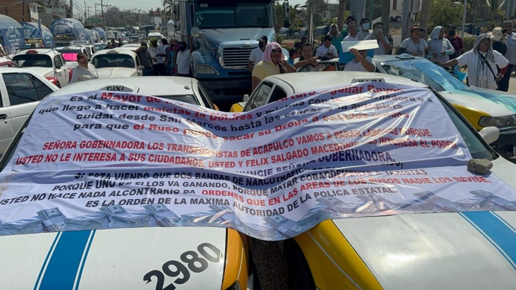 Se Manifiestan Con Ataudes En Guerrero